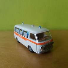 Brekina H0 34415 Fiat 238 bus Ambulanza