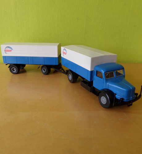 Brekina H0   Henschel HS 140 vrachtwagen "Ackermann Freuhauf"