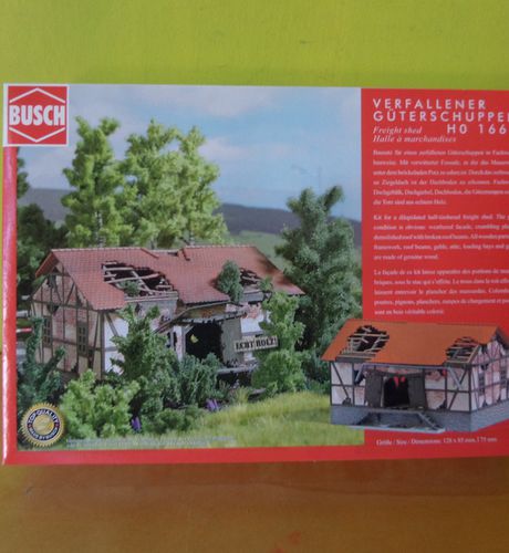 Busch H0 1664 Vervallen Goederenloods