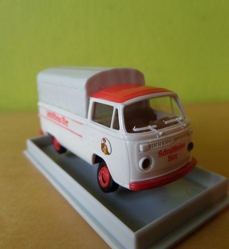 Brekina H0 VW busSchultheis bier