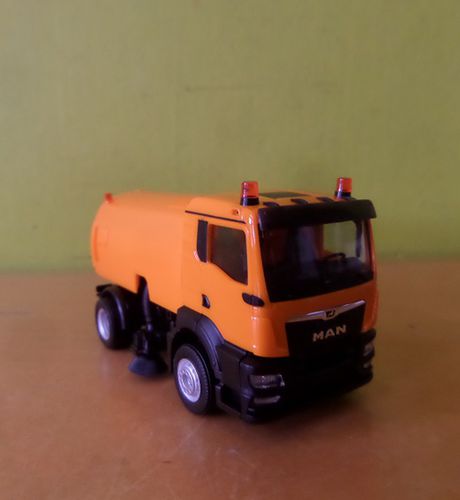Herpa H0 321617 MAN TGS NN Veegwagen