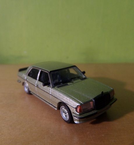 PCX H0 870177 Mercedes W123 AMG licht metallic groen