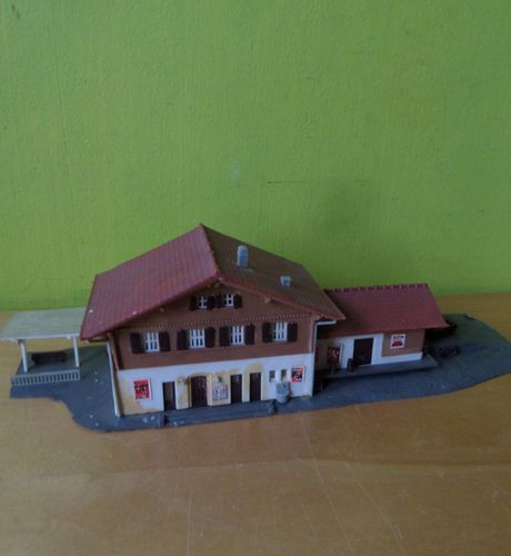 Kibri N Budget  Zwitsers  station
