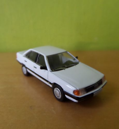 PCX H0 870436 Audi 100 C3