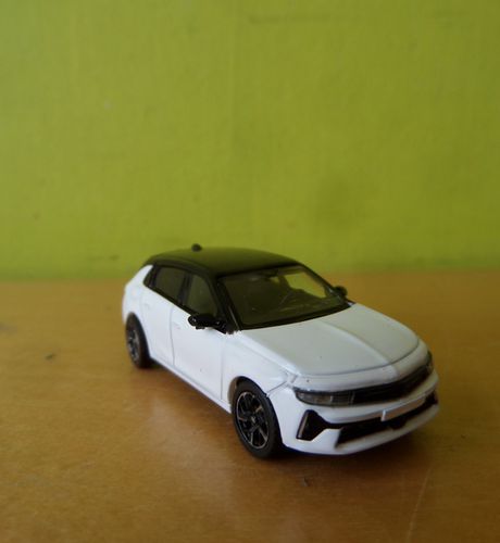 PCX H0 870589 Opel Astra L  wit