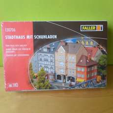 Faller H0 130706 Stadswoning met schoenenwinkel