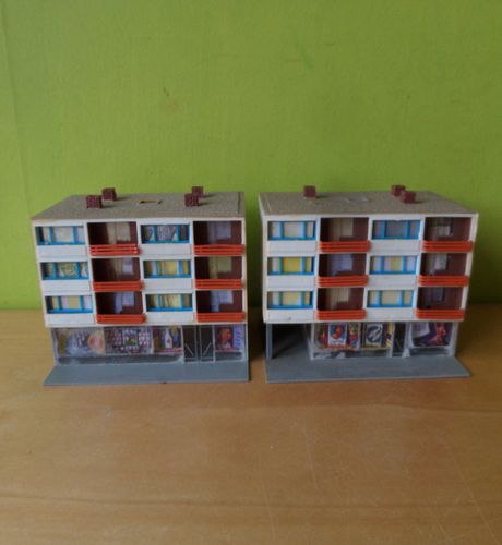 Faller H0 / TT Woon Flats met winkels