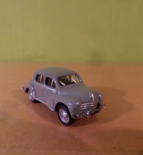 Norev H0 513217  Renault 4 CV  grijs