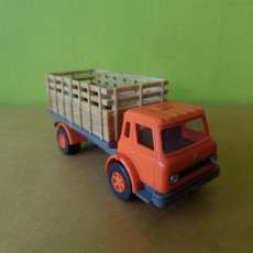 Wiking H0 44604 Int. Harvester met houten opbouw