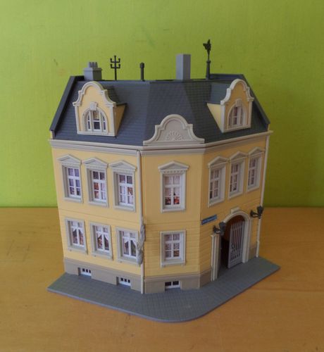 Kibri H0 Stads hoekpand.geel