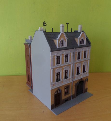 Kibri H0 Stadspand met fabrieks aanbouw