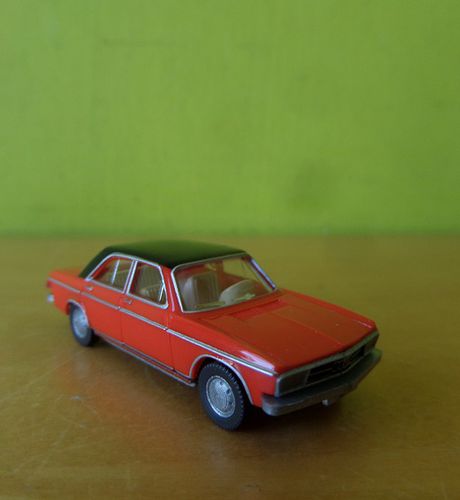 Wiking H0 12049 Audi 100