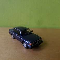 Minichamps H0 870171404  Volvo 240 GL