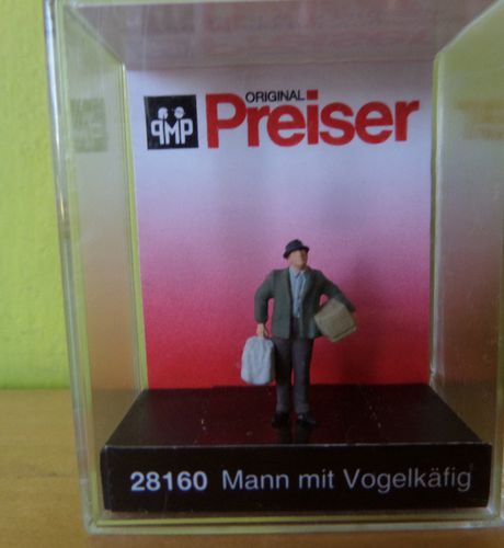 Preiser H0 28160 Man met vogelkooi