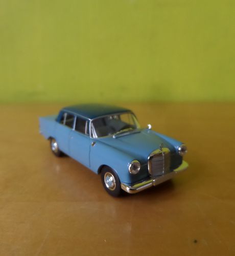 Brekina H0 Mercedes 190 C blauw