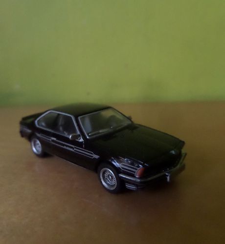 Brekina H0 24353 BMW 635 CSI Zwart striping