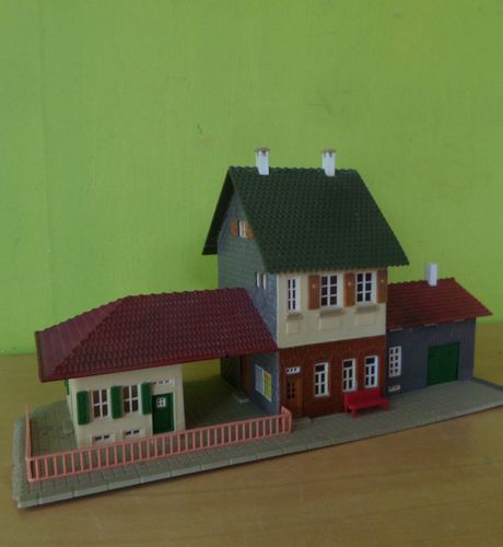 Faller H0 Klassiek landelijk station