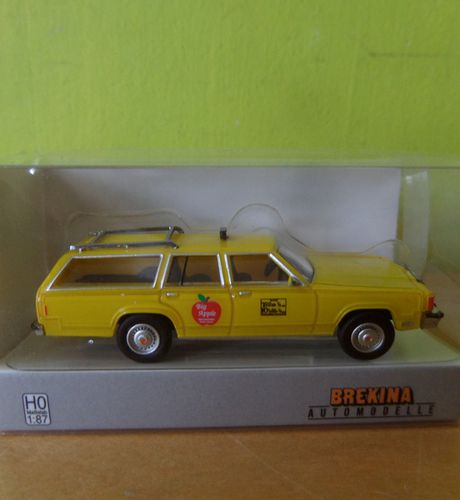 Brekina H0 19633 Ford LTD Taxi Big Apple