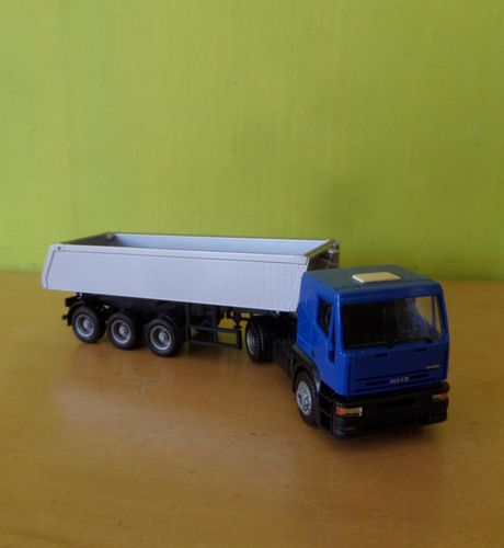 Herpa H0 144100 Iveco  bouw kiep wagen