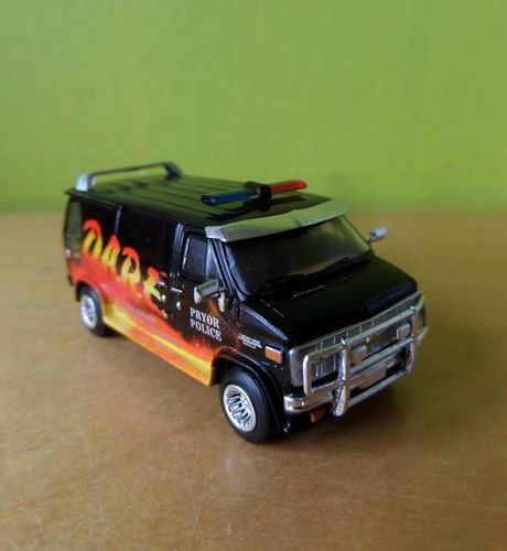 Brekina H0 18258 Chevrolet C 20 "D.A.R.E."