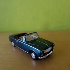 Brekina H0 29160 Peugeot 403 Cabrio groen
