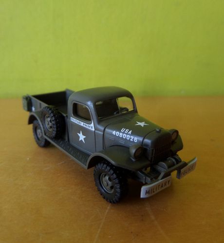 Busch H0 44039 Dodge Power wagon