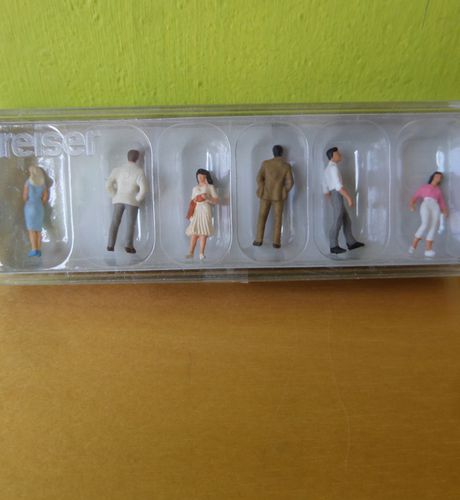Preiser H0 10022 Passanten