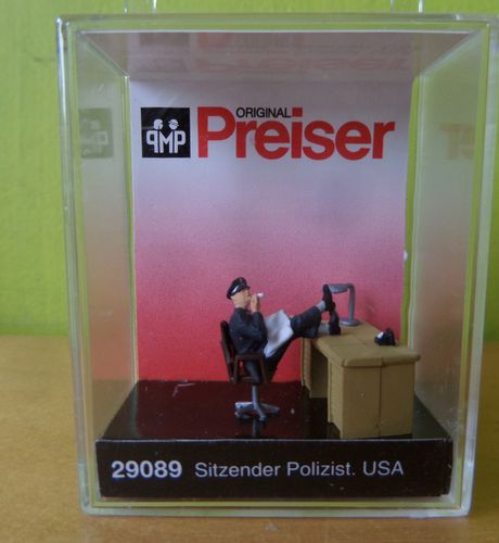 Preiser H0 29089 Amerikaanse politie agent