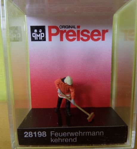 Preiser H0 28198 Vegende brandweerman