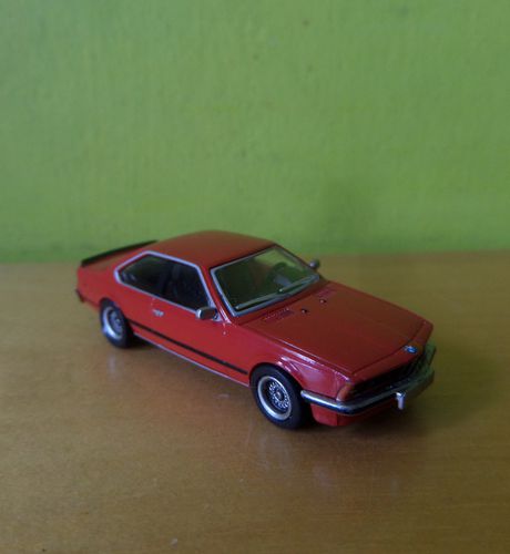 Brekina H0 24350 BMW 635 CSI rood