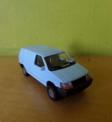 Busch H0 89119 Dodge Ram van