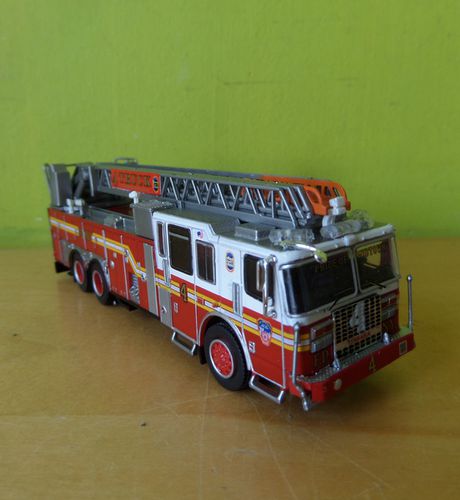 PCX H0 870230 Ferrara Ultra brandweer FDNY