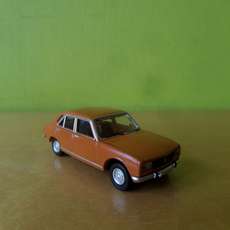 Brekina H0 29122 Peugeot 504 Donker oranje