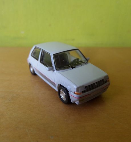 PCX H0 870296 Renault 5 GT turbo wit