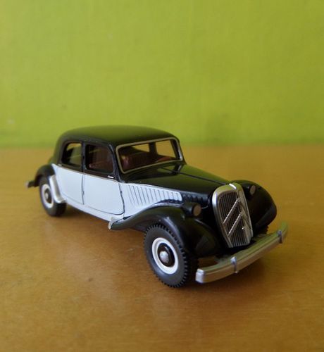 Wiking H0 82204 Citroen 15 SIX