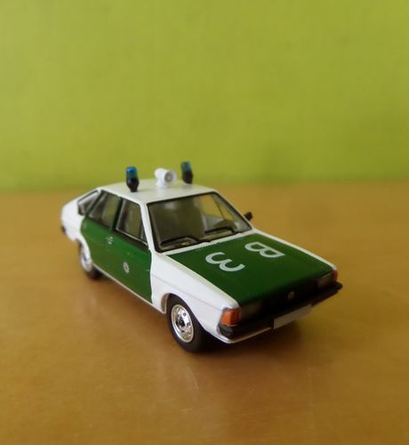 PCX H0 871257 VW Passat B 1 polizei