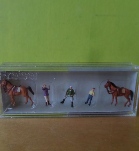 Preiser N 79186 Op de manege
