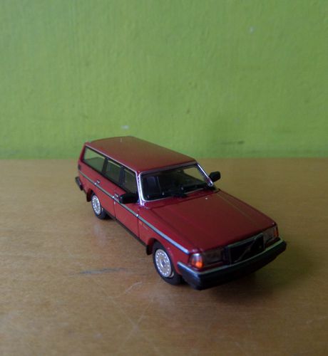 Minichamps H0 870171410  Volvo 240 GL break