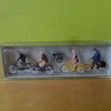 Preiser H0 10507 Fietsers