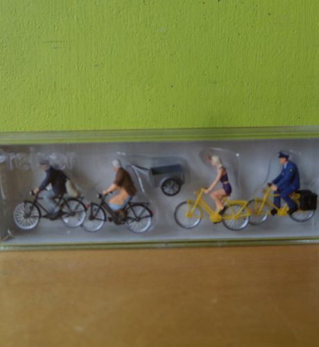 Preiser H0 10507 Fietsers
