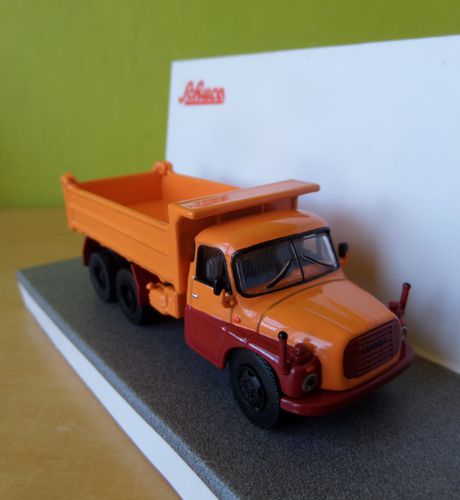 Schuco H0 26785 Tatra T148 kiepwagen