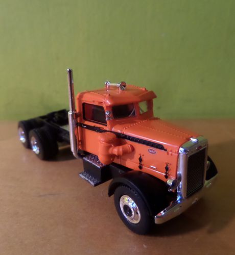 Brekina H0 85755 Peterbilt 281