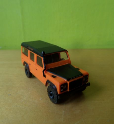 Busch H0 50330 Landrover Defender "Last Edition"