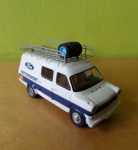 Brekina H0 34162 Ford Transit  "Ford Motorsport "