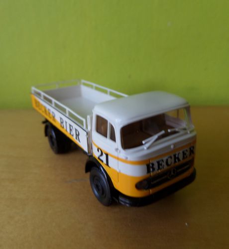Brekina  H0 Mercedes L328  Becker bier