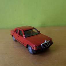 Wiking H0 14501 Mercedes 190 E rood