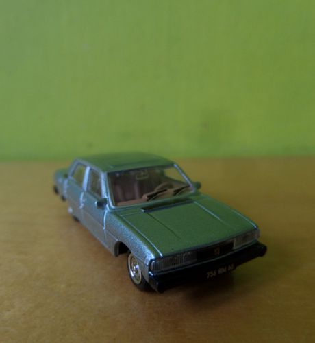 Norev H0 476412 Peugeot 604
