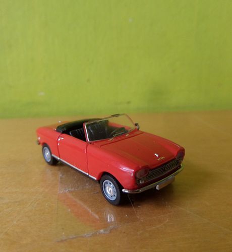 Brekina H0 29175 Peugeot 204 Cabrio rood