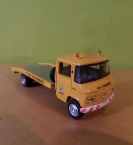Brekina H0 36731 Mercedes L 608 sleepwagen ADAC