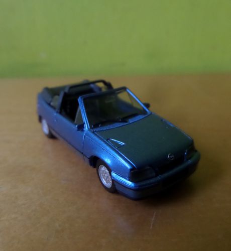 Herpa H0 430920 Opel Kadett E GSI cabrio